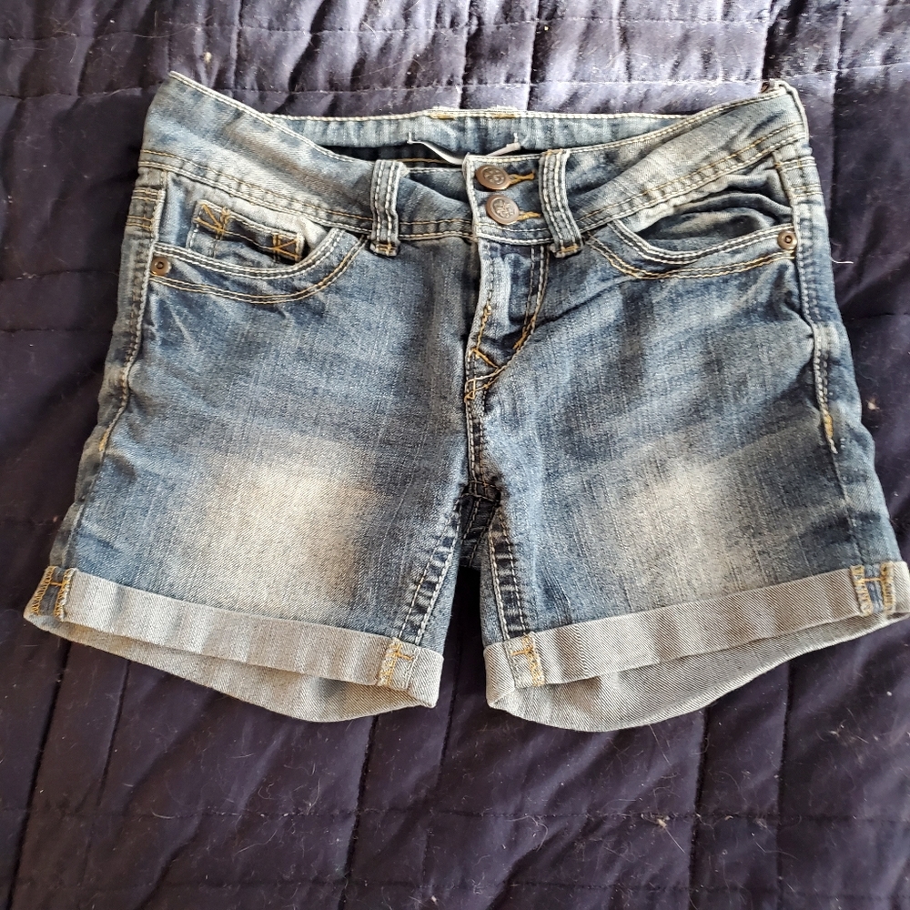 No Boundaries Juniors Jean Shorts.